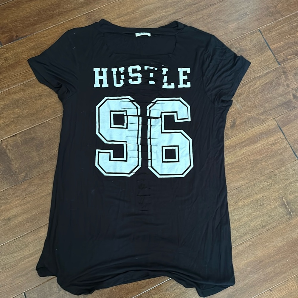 Black t-shirt size xl
